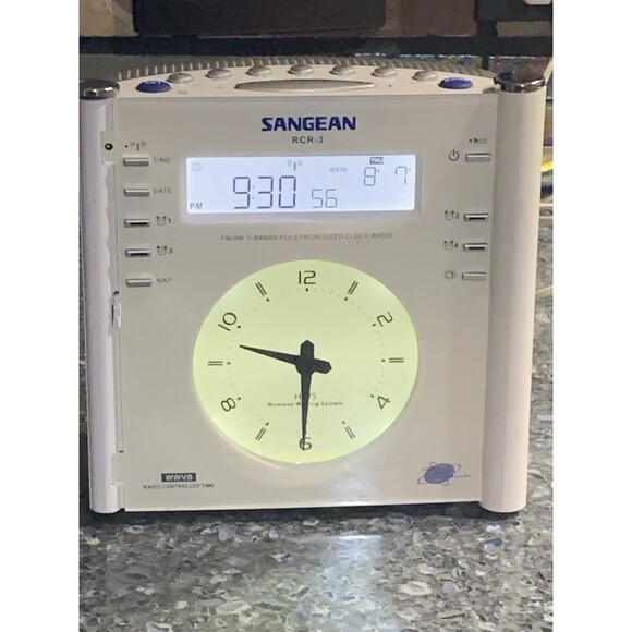 Sangean RCR-3 AM/FM Atomic Digital/Analog Clock Radio - White - Picture 1 of 8